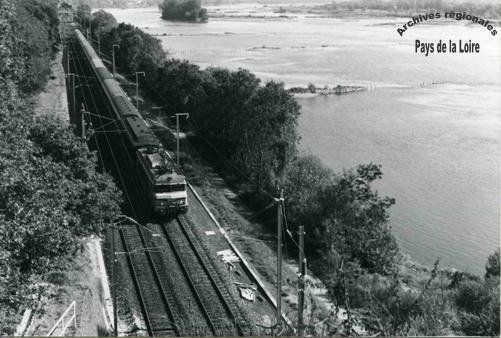 Train sur les bords de Loire.