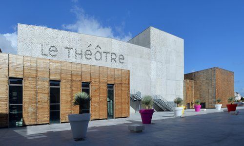 Le Théâtre